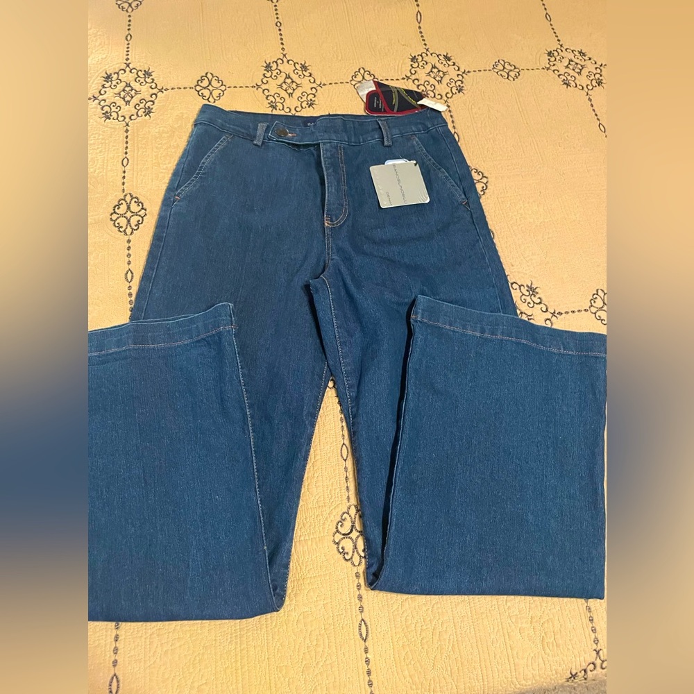 NWT Bandolino jeans! NWT size 12 Slimming front dress jeans.